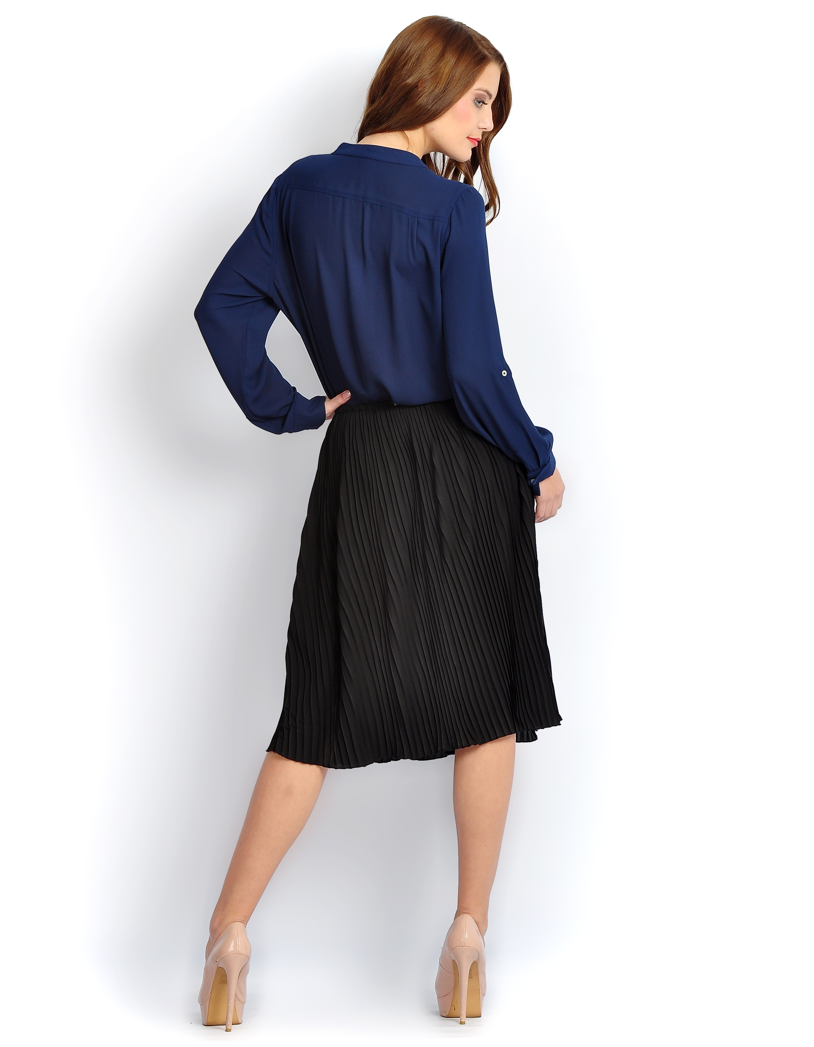 Solid black skirt by Chique | The Secret Label
