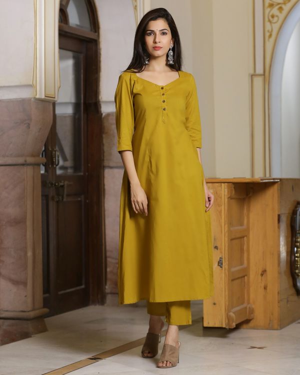 Olive green pentagon kurta and pants- Set Of Two by Ambraee | The ...