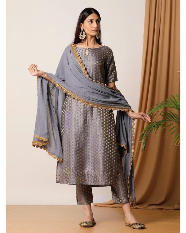 Grey brocade kurta and pants with embellished dupatta- Set Of Three 2