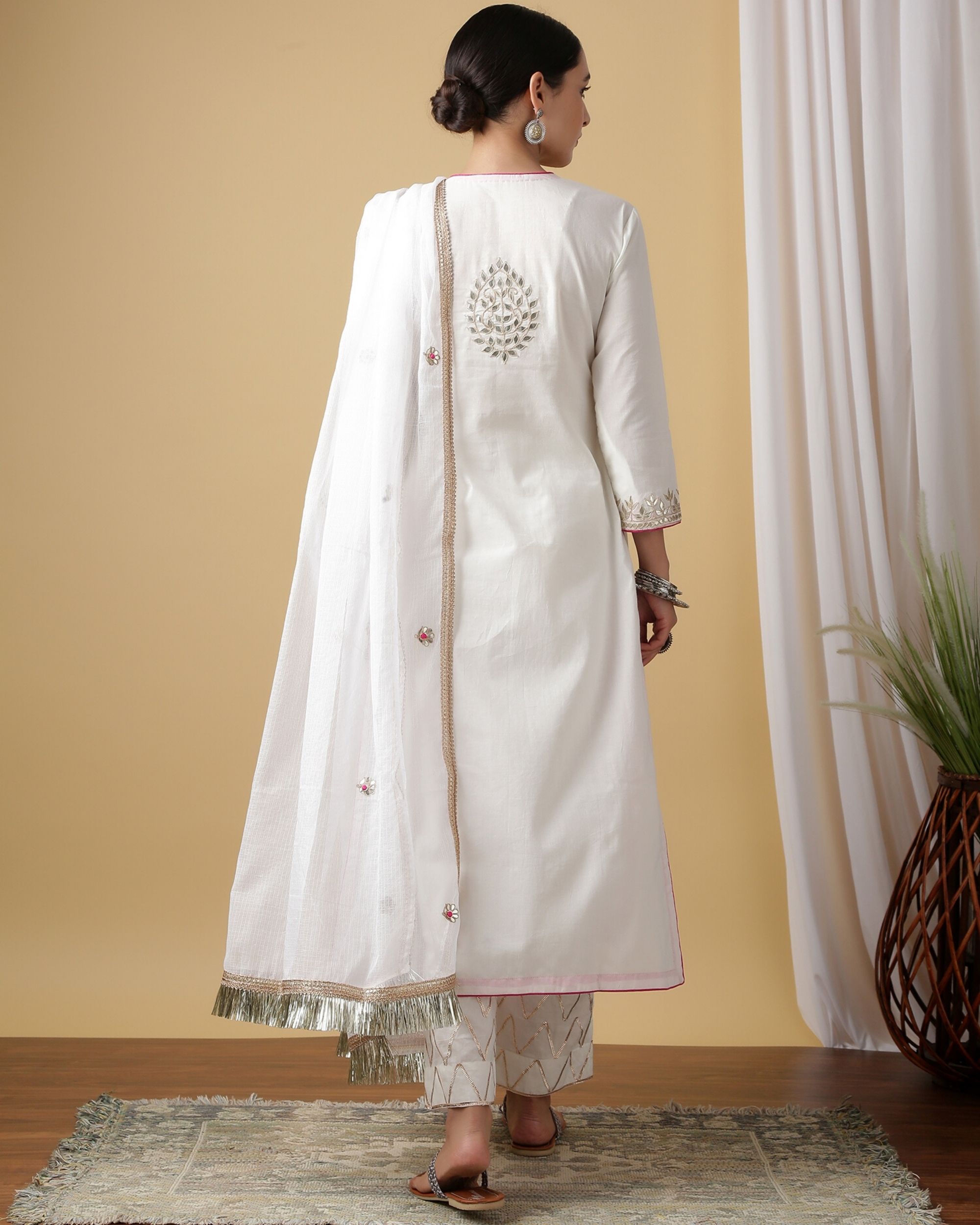 White hand embroidered kurta and pants with dupatta Set Of Three by