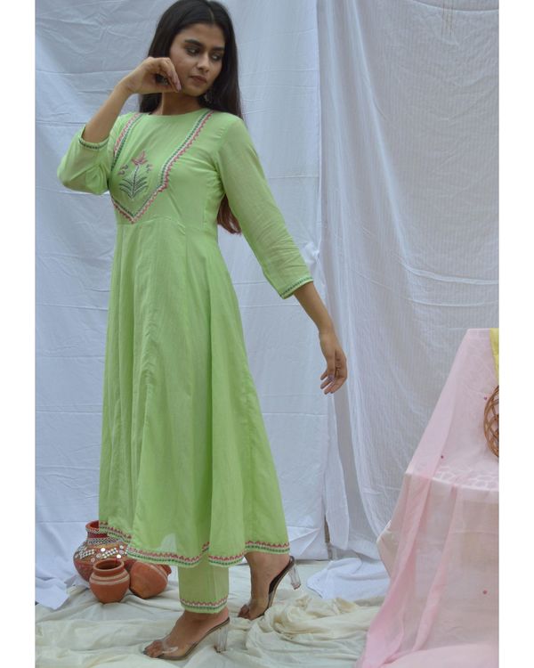 Green Kurta Embroidery Designs