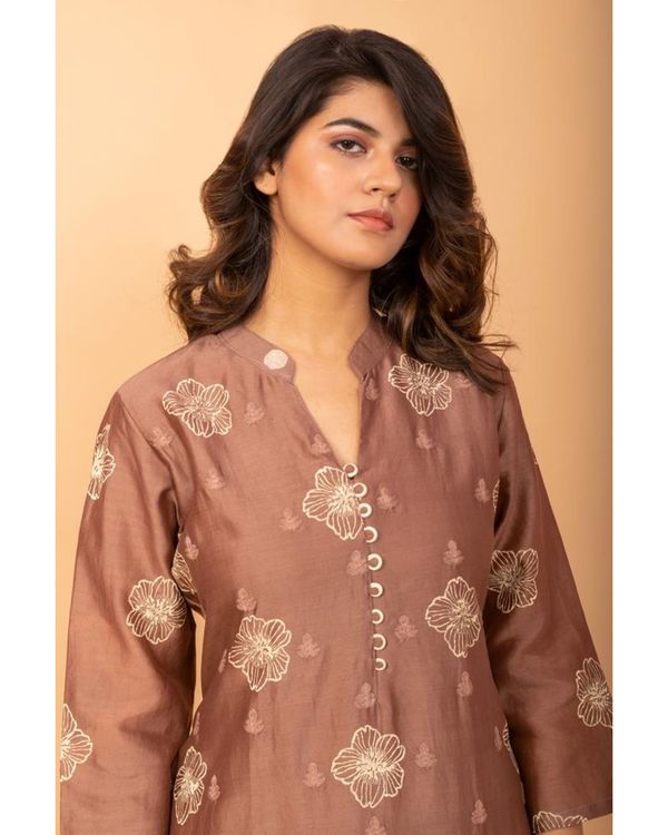 Brown embroidered chanderi kurta and pants with dupatta - Set Of Three 3