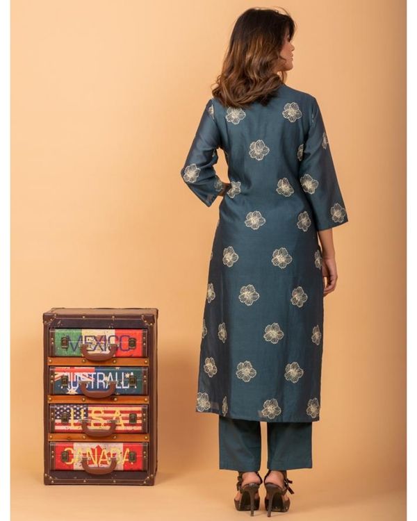 Teal blue embroidered chanderi kurta and pants with dupatta - Set Of Three 1