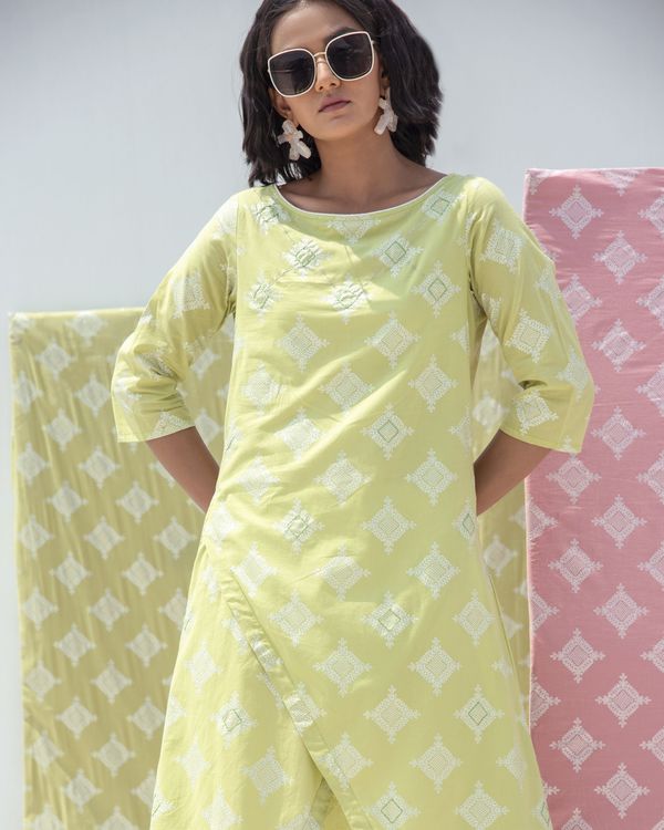 Green zari printed overlap kurta 3