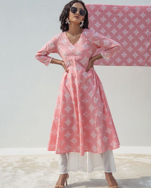 Pink zari printed flared kurta 2