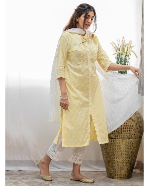Pastel yellow khari block printed kurta with pants and crinkled dupatta - Set Of Three 2