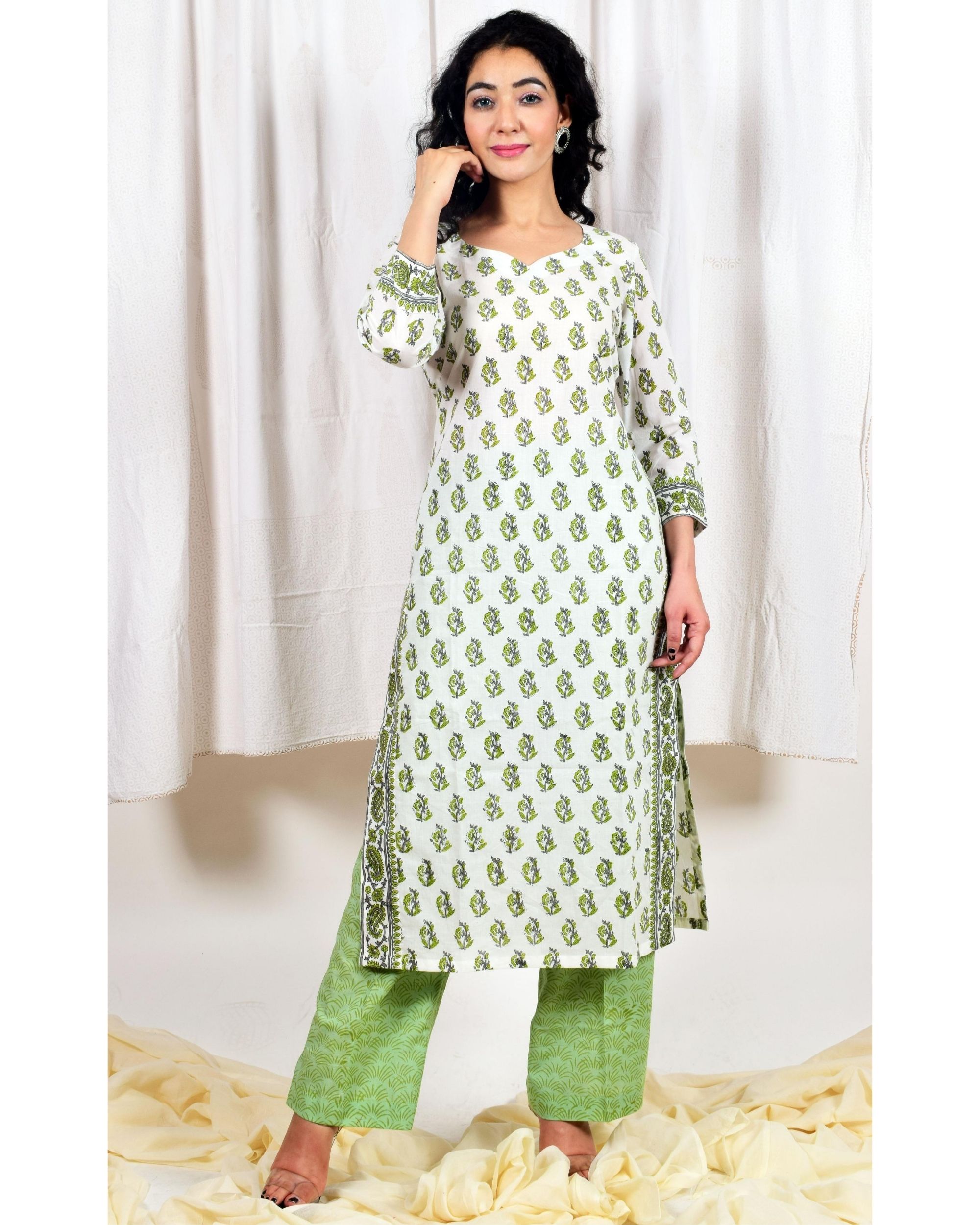 Light green floral kurta and pants with dupatta - Set Of Three by ...