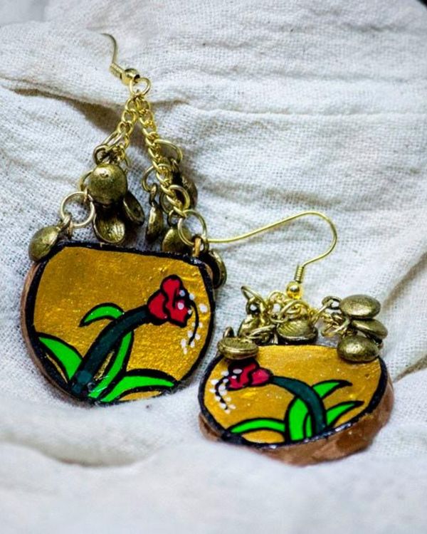 Flower motif dome earring 1