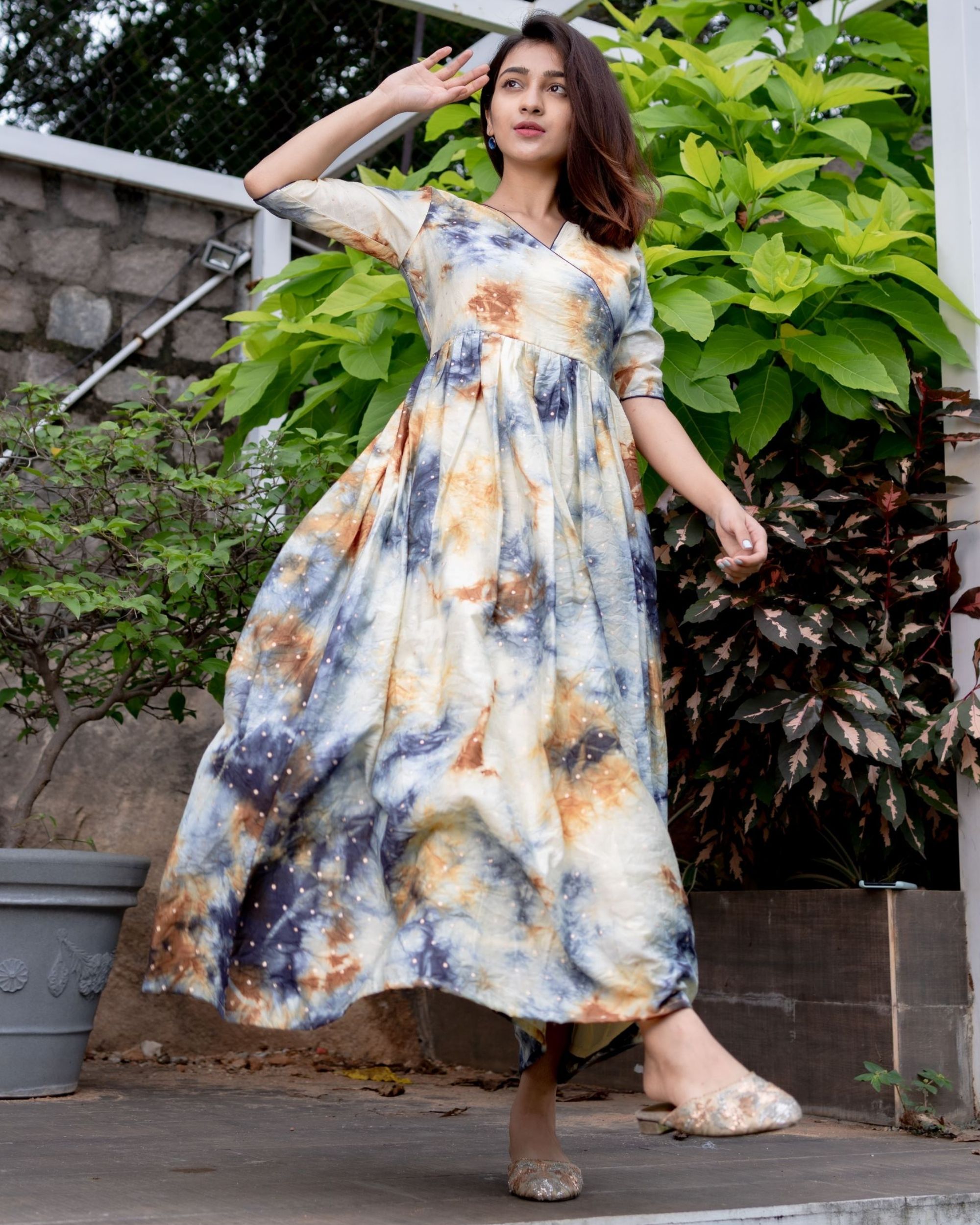 Ivory Shibori Print Kurti httpswwwsareessalwarkameezcomivoryshiboriprintkurti   Shibori fashion Printed gowns Kurti designs