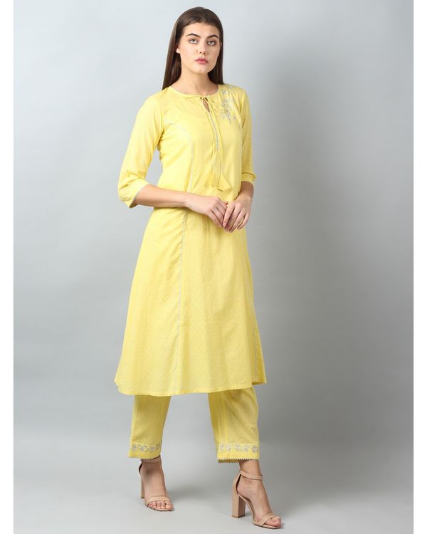 Light yellow embroidered gota paneled kurta 2