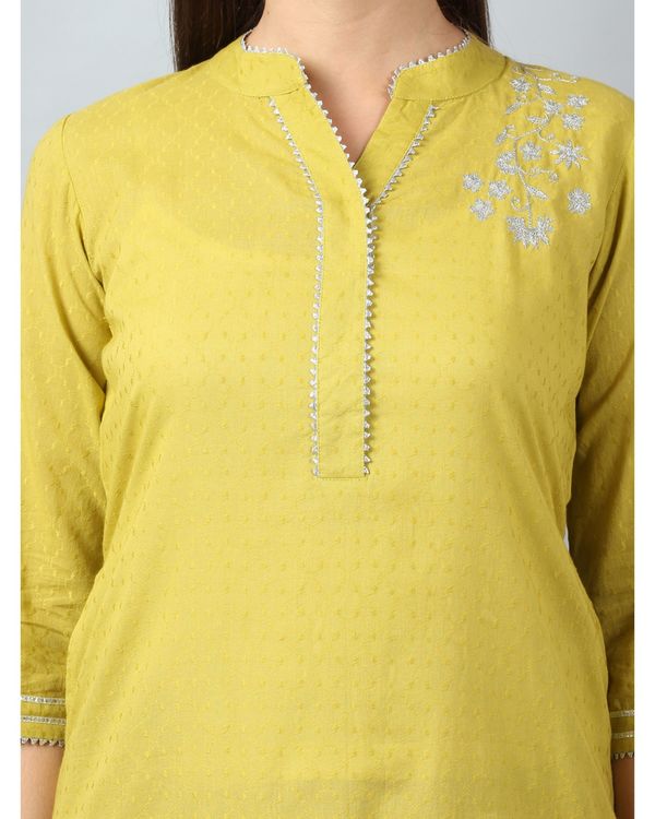 Chartreuse embroidered gota kurta 4