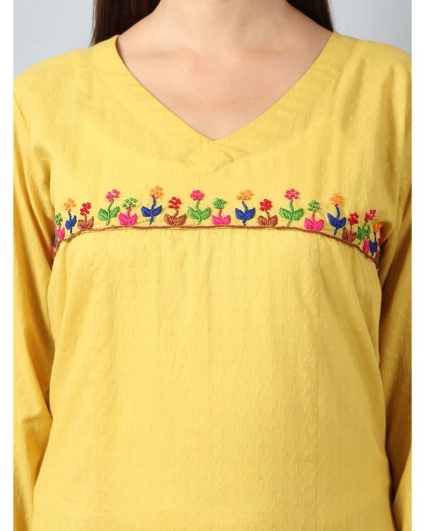 Laguna yellow floral embroidered yoke kurta 3