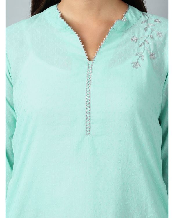 Light turquoise embroidered pocket kurta and pants - Set Of Two 4