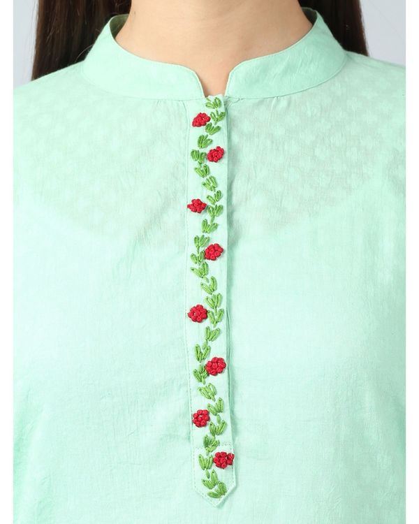 Sea green floral embroidered mandarin kurta and pants - Set Of Two 3