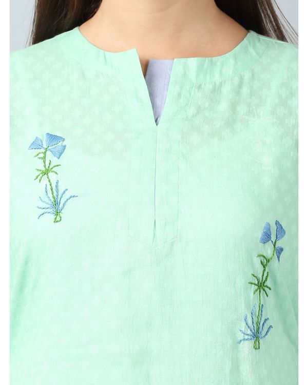 Sea green floral embroidered kurta 3