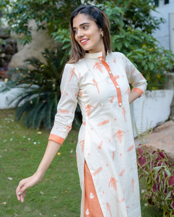 Off white and tangerine embroidered kurta and pants - Set Of Two 3