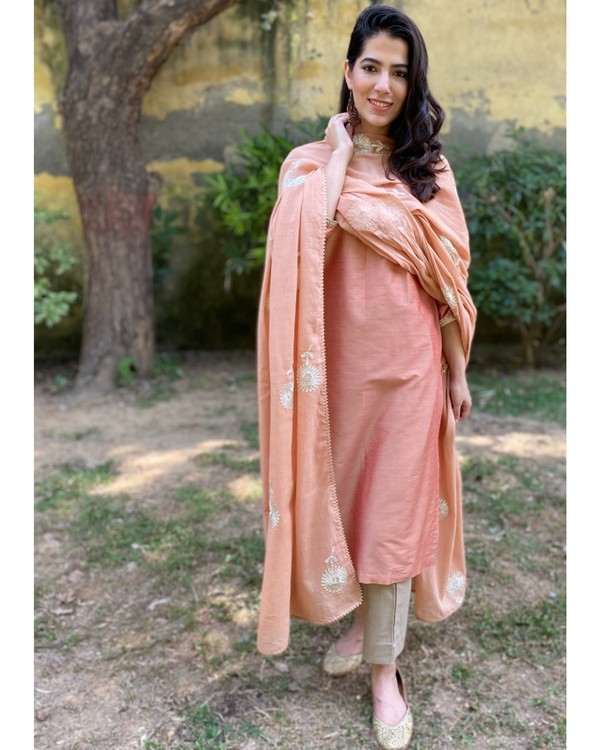 Earthy peach gota kurta and pants with gota dupatta - Set Of Three 1