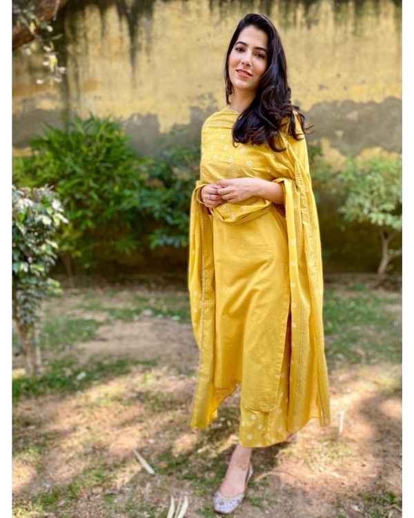 Canary yellow block printed kurta and pants with dupatta - Set Of Three 1