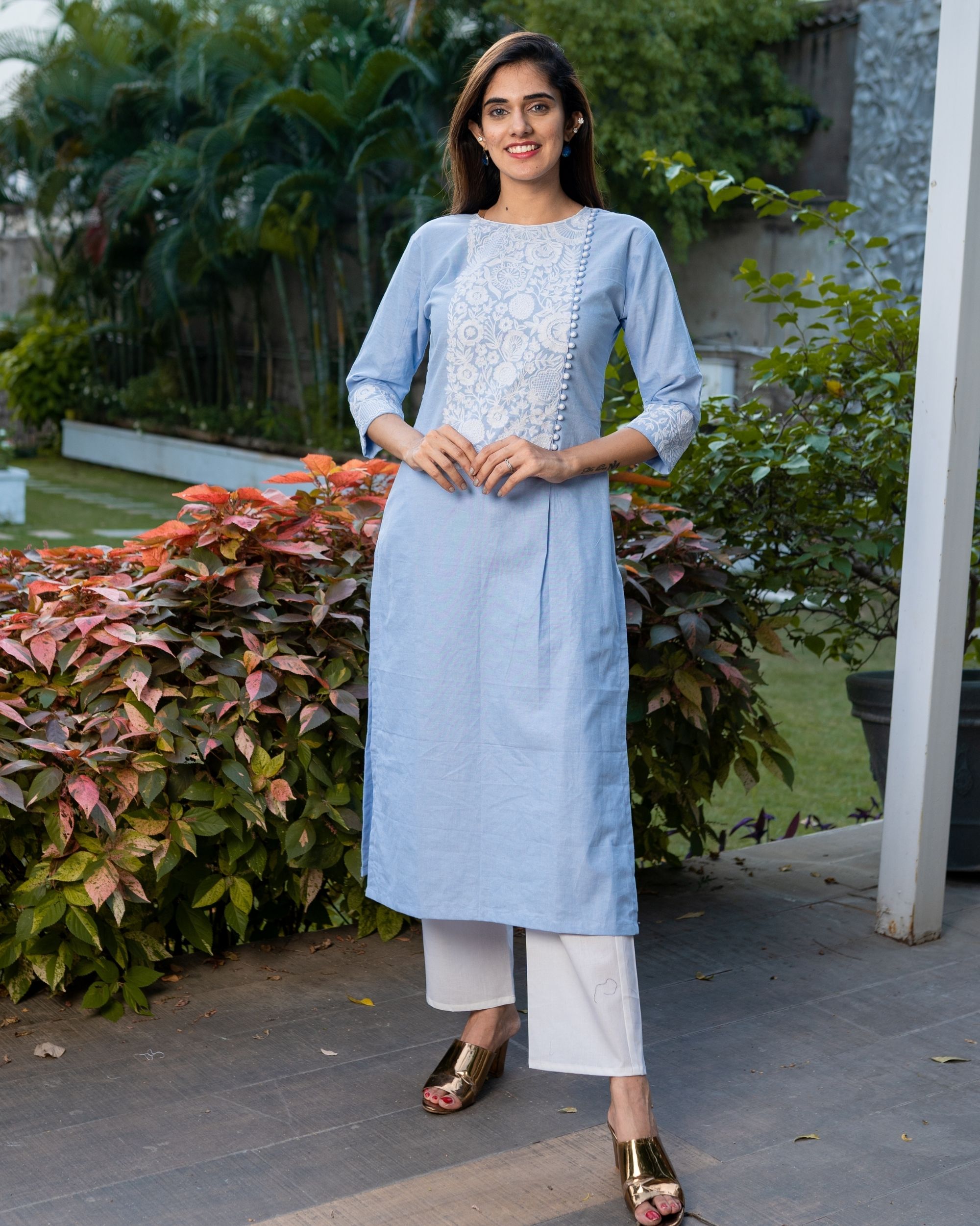 Powder blue floral embroidered kurta and pants Set Of Two by Desi