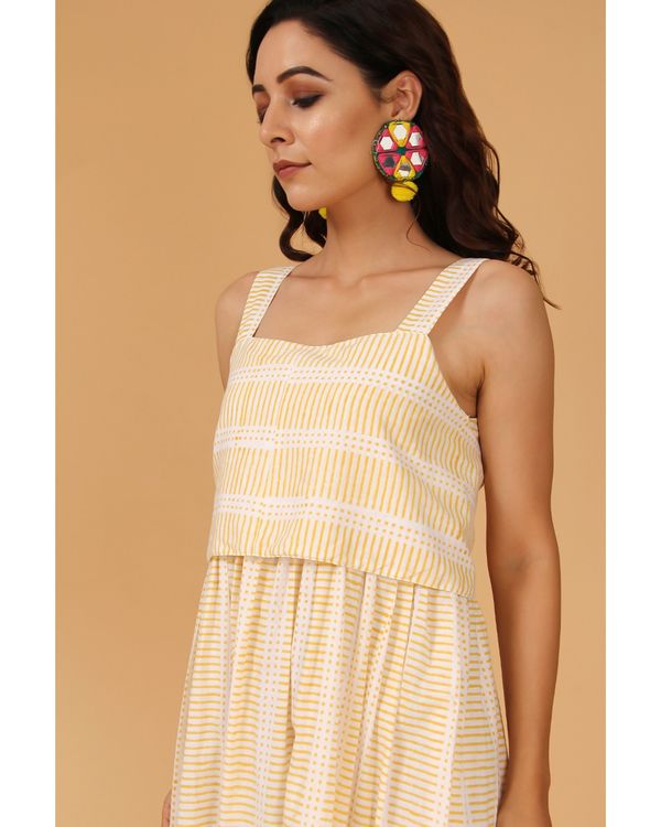 Light yellow striped tie-up dress 3