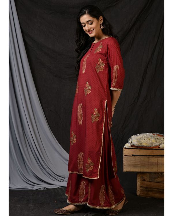 Maroon floral printed kurta with palazzo and ombre dyed dupatta - Set Of Three 2