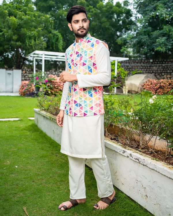 Multicolour trigon nehru jacket with off white kurta and pyjama - Set Of Three 1