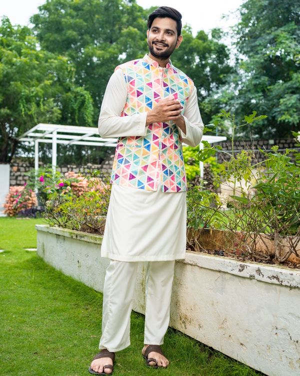 Multicolour trigon nehru jacket with off white kurta and pyjama - Set Of Three 2