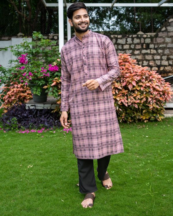 Dull pink checkered cotton kurta 3