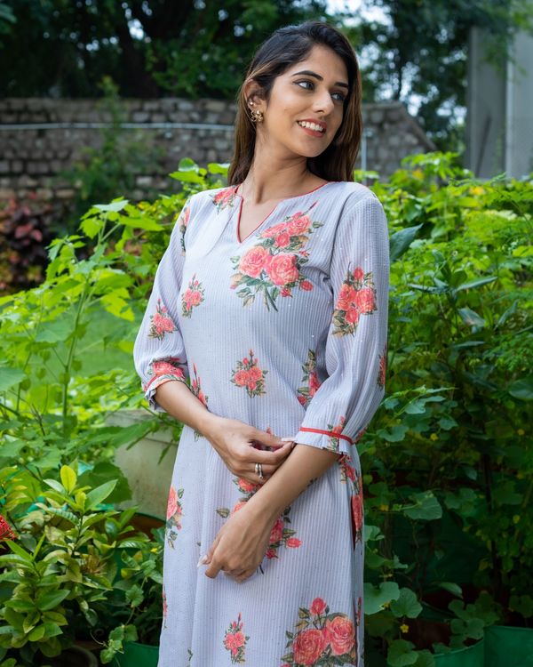 Light grey embroidered floral printed kurta 3