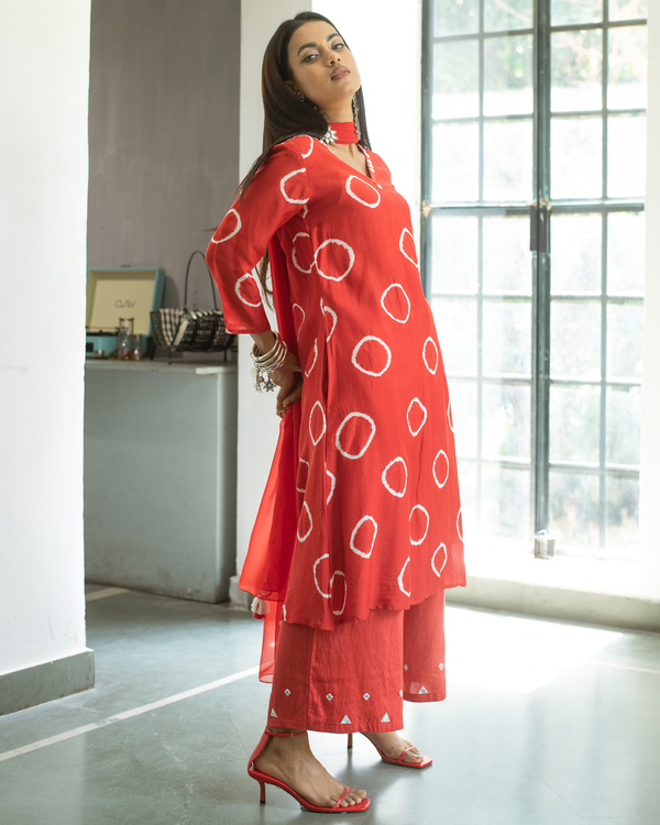 Red hand tie and dye kurta and palazzo with dupatta - Set Of Three 2