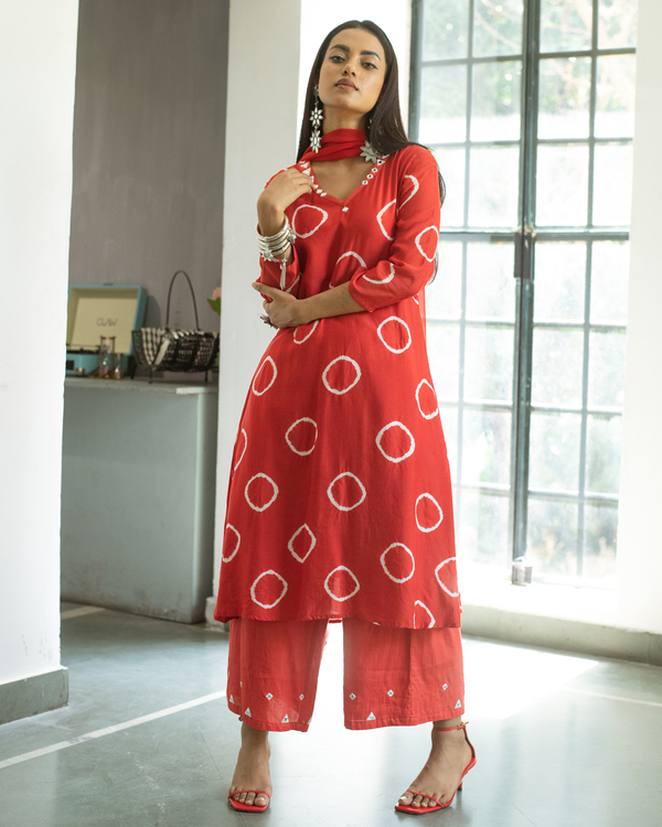 Red hand tie and dye kurta and palazzo with dupatta - Set Of Three 3