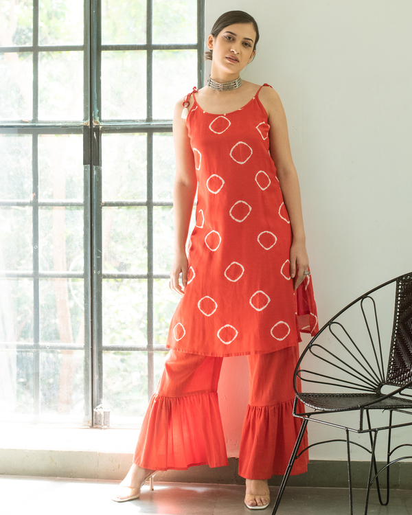 Red hand tie and dye strap kurta and sharara with dupatta -  Set Of Three 2