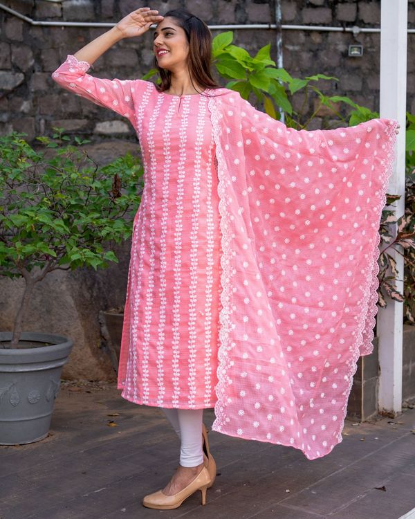 Pink embroidered kota kurta with dupatta - Set Of Two 3