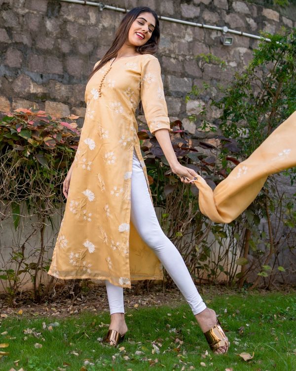 Amber yellow floral embroidered kota kurta with dupatta - Set Of Two 3