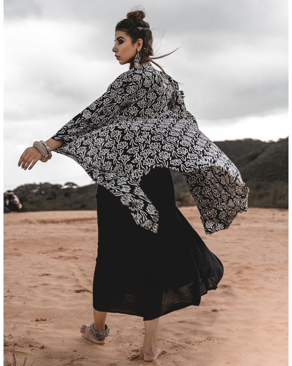 Asymmetric block printed cape with inner - set of two 1