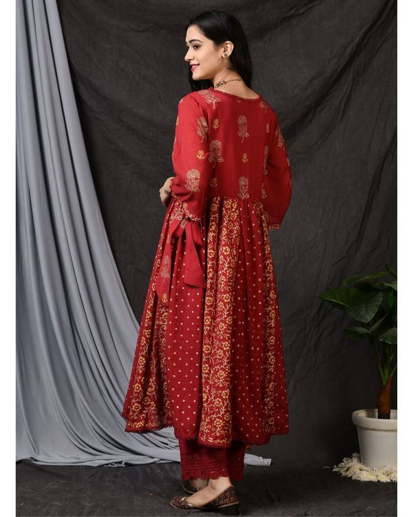 Red cotton pants with lace detailing 1