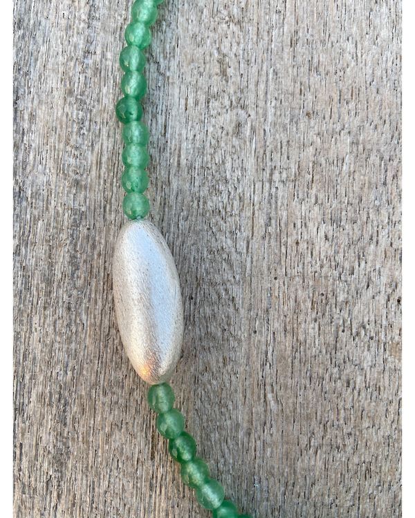 Green beaded embellished neckpiece 2