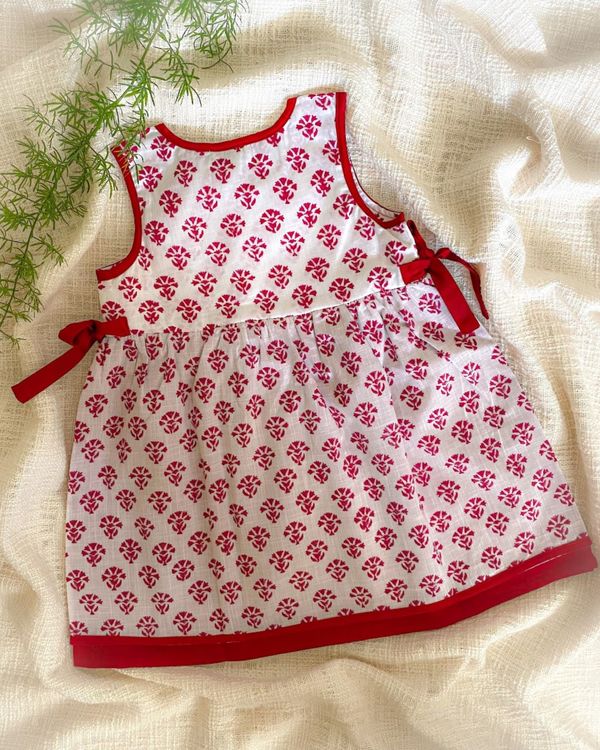 red apron dress 1