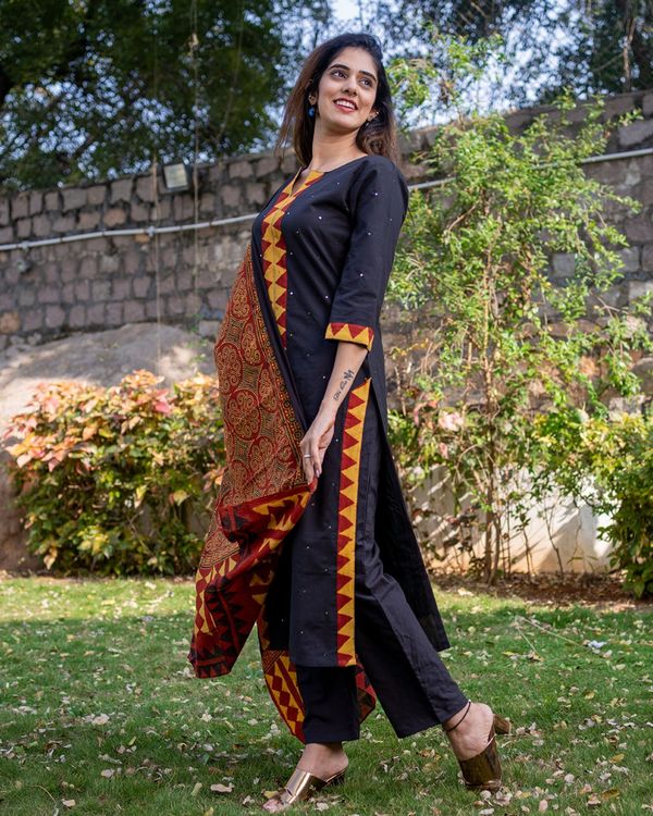 dupatta wearing style on kurti