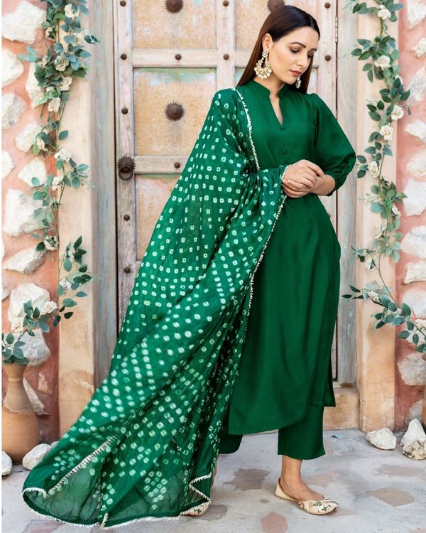 Emerald green silk suit with bandhej dupatta - set of three 1