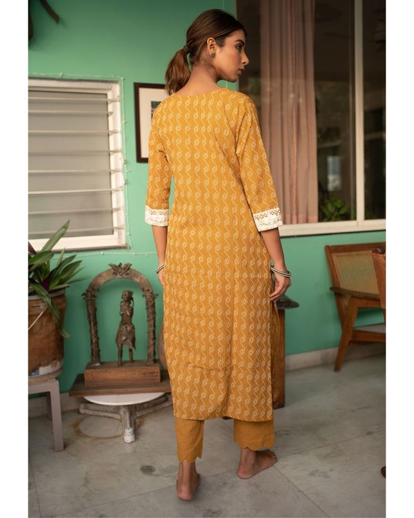 Mustard crochet kurta with straight scalloped pants - set of two 3