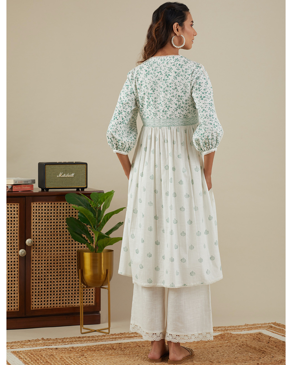Leafy green v neck kurta with pants - set of two 3