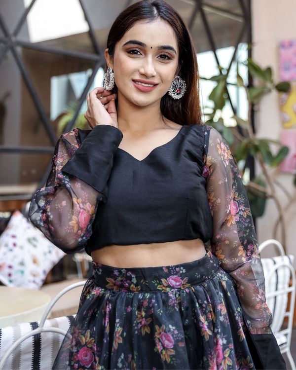 Floral organza lehenga with crop top - set of two 2