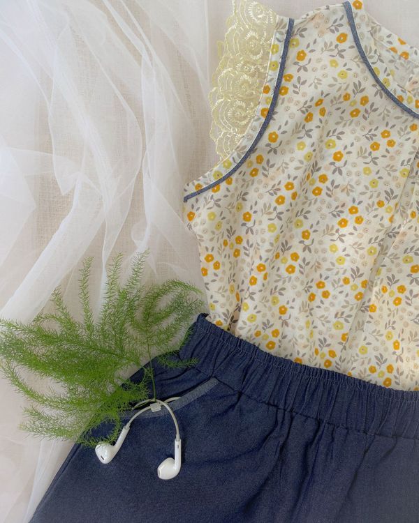 Yellow floral printed lace detailed top with denim shorts - set of two 3