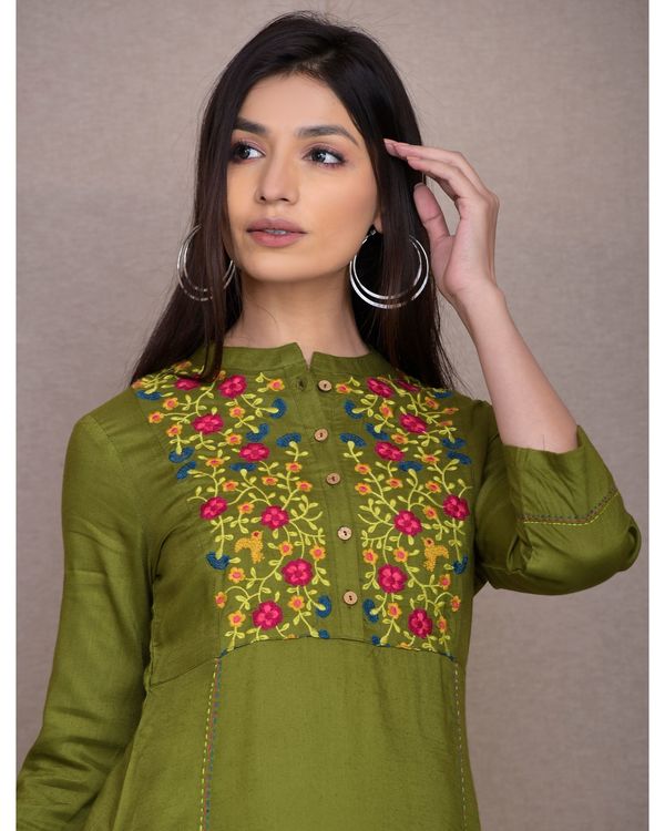 Olive green embroidered kurta 3