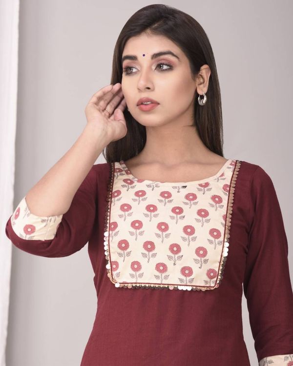 Maroon daisy yoke set - set of two 3