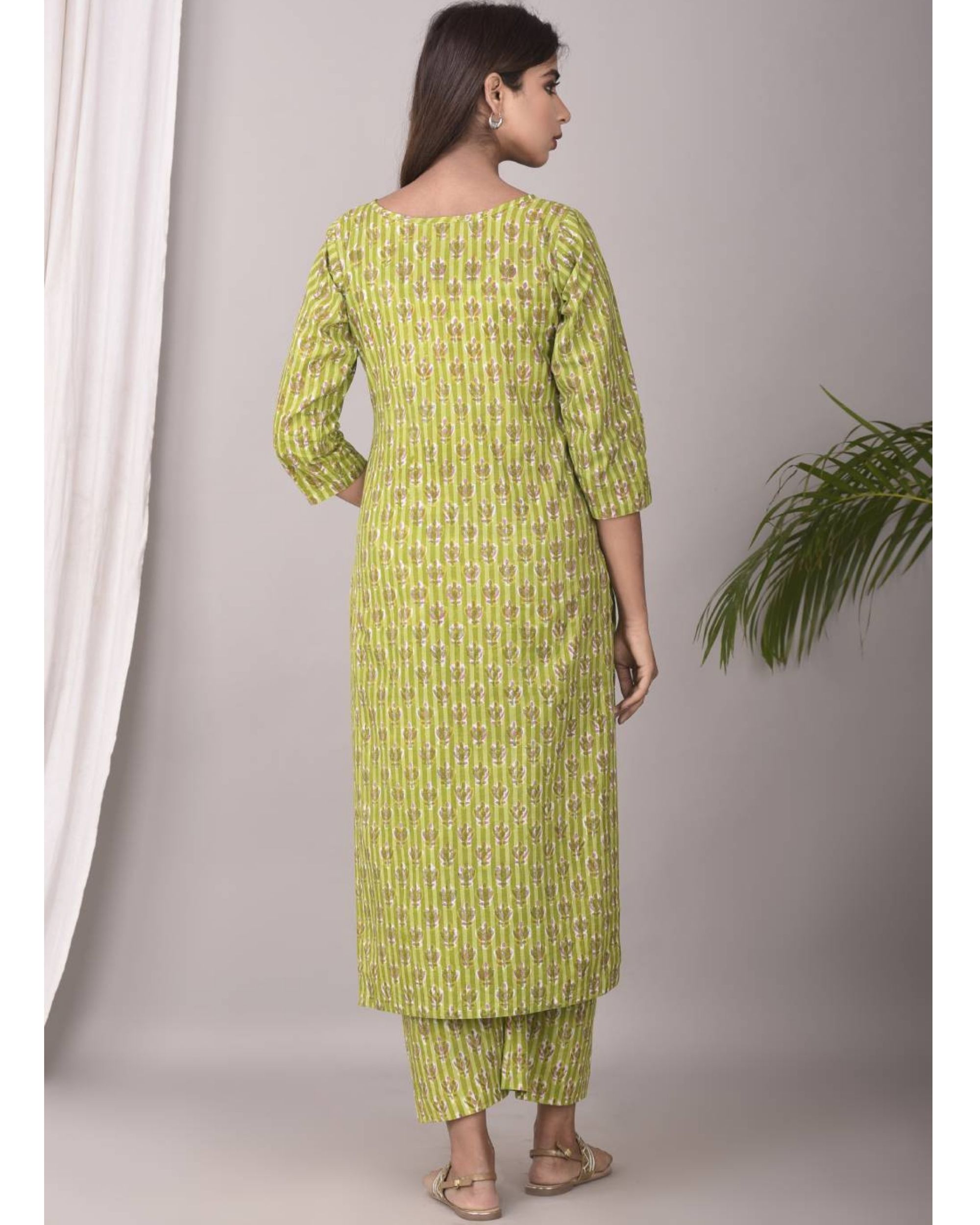 Green floral kurta by Jaipuri Jazz The Secret Label