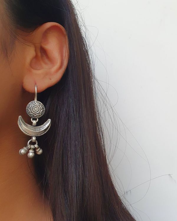 Chaand hook earrings  1