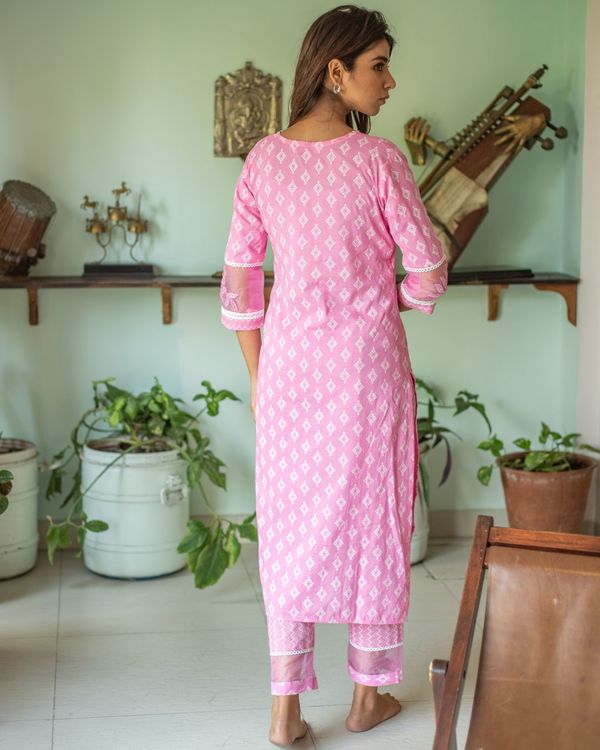 Pink floral kurta and pants - set of two 3