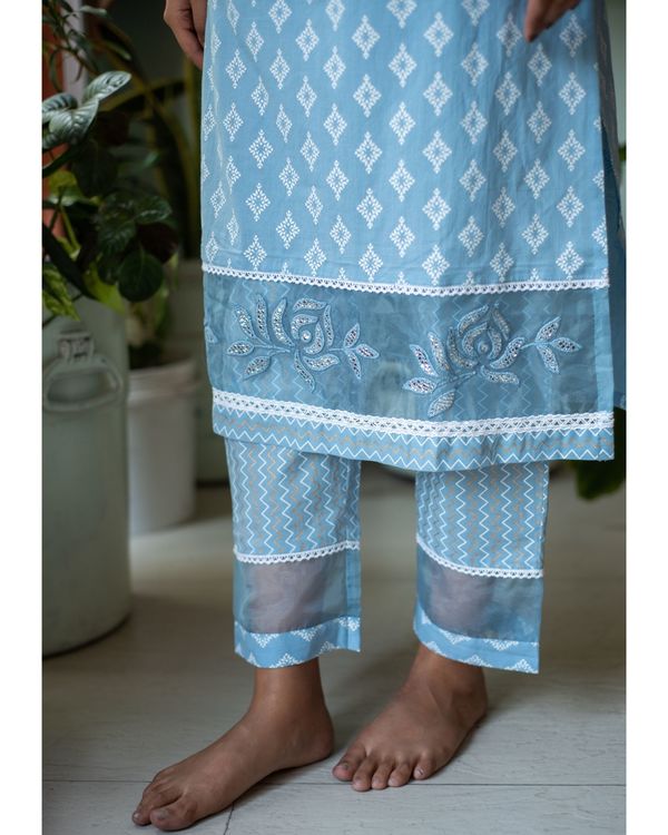 Blue floral kurta and pants - set of two 2